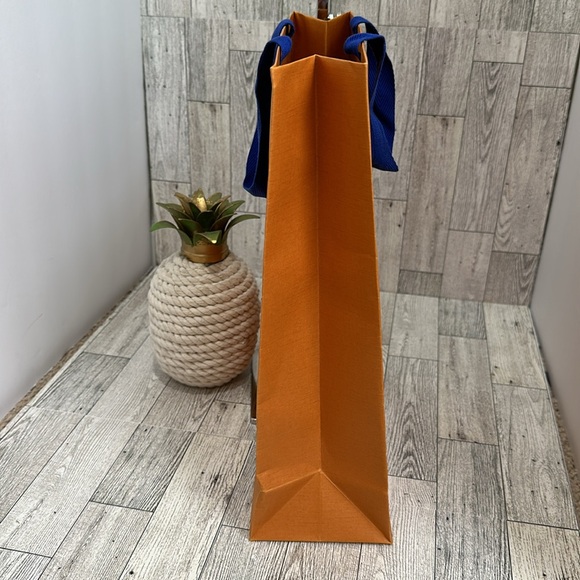 Louis Vuitton Gift Bag with ribbon - Picture 4 of 8